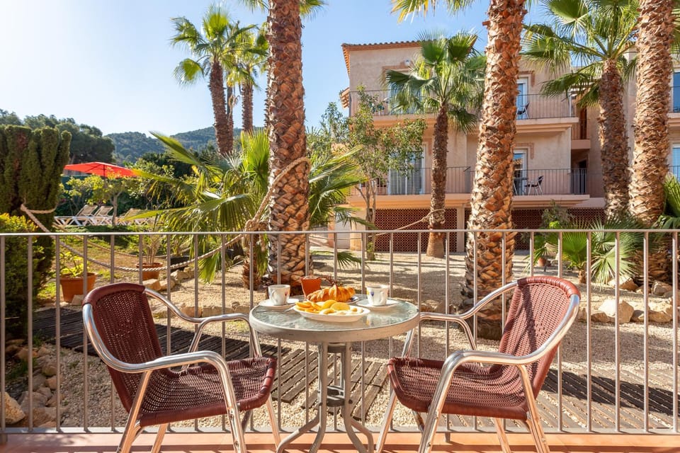 Balcony/Terrace, Garden view