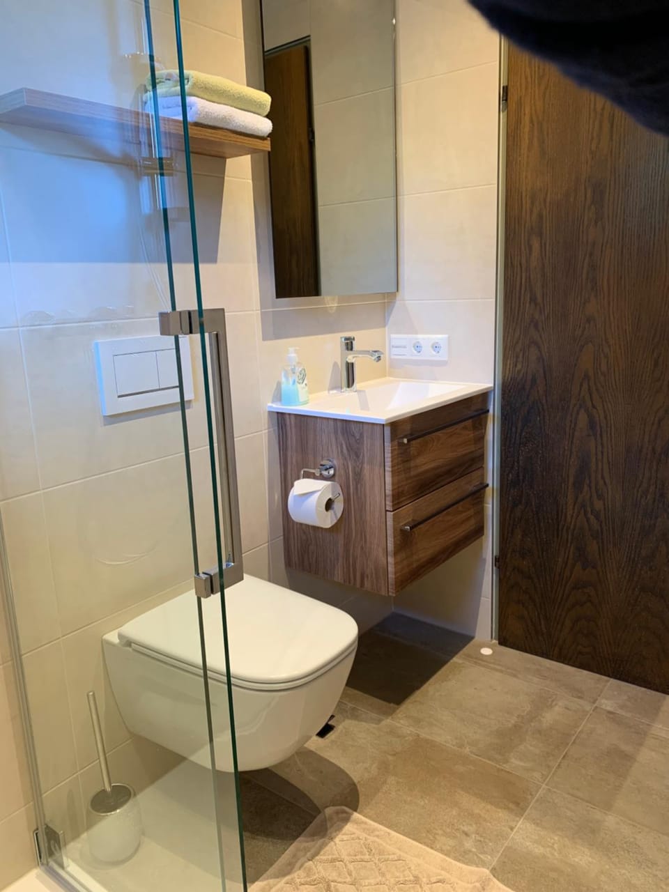 Shower, Photo of the whole room