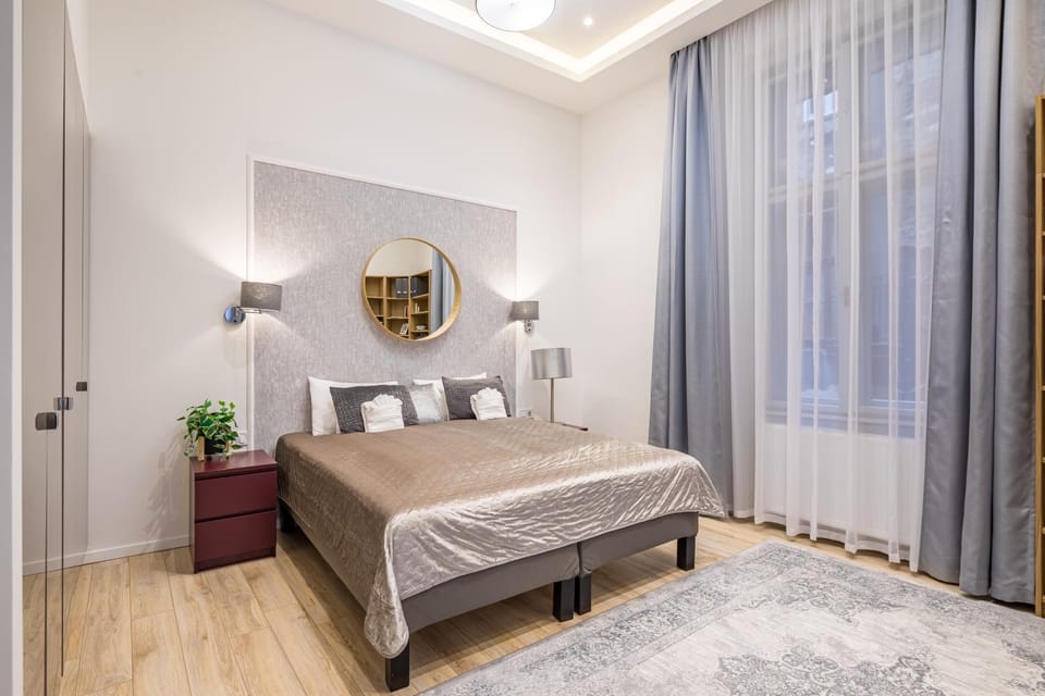Bedroom, towels