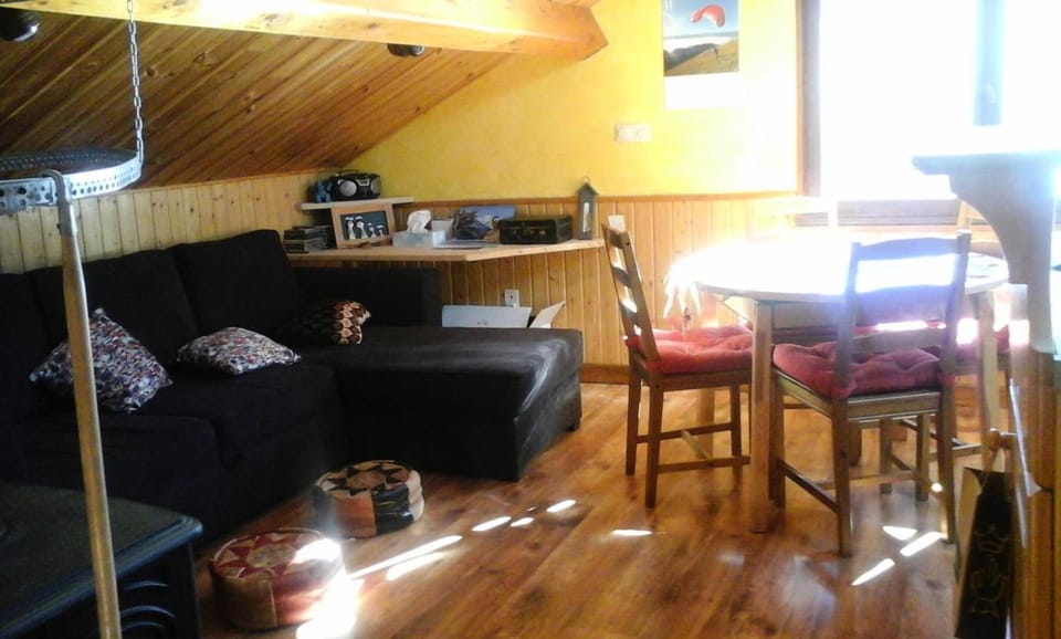 Bed, fireplace, kitchen