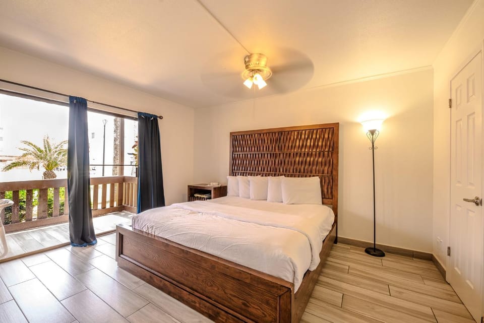 Pelicans Perch Charming 1BR Near Beach with Patio 160 Apartment in South Padre Island