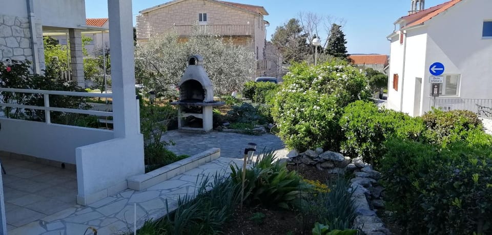 BBQ facilities, Garden