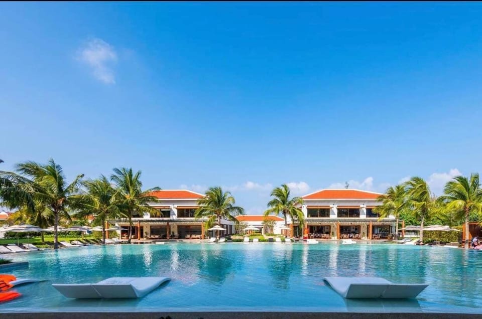 Swimming pool, Swimming pool, sunbed