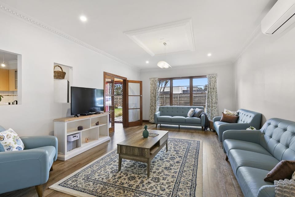 Living room, Lounge or bar, Seating area