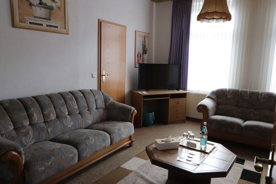 Living room, room service, room service