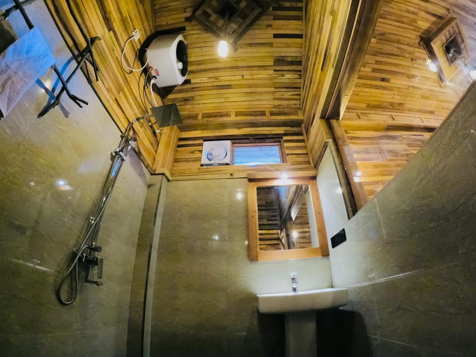Secret Mountain Paradise Apartment in Uva Province, Sri Lanka