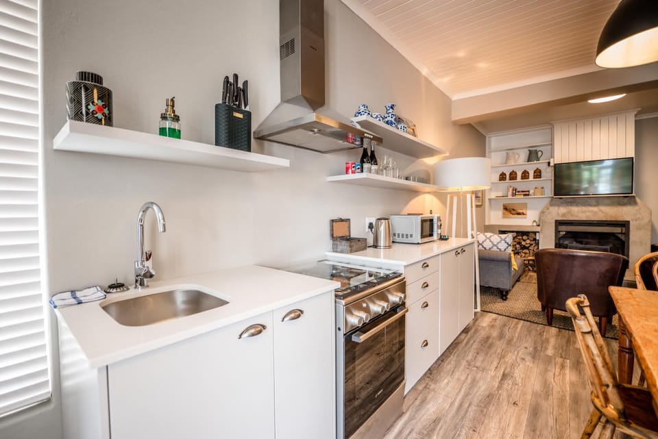 Seating area, minibar, pet friendly, kitchen