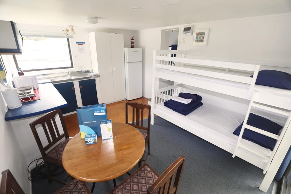 Kitchen or kitchenette, Dining area, bunk bed