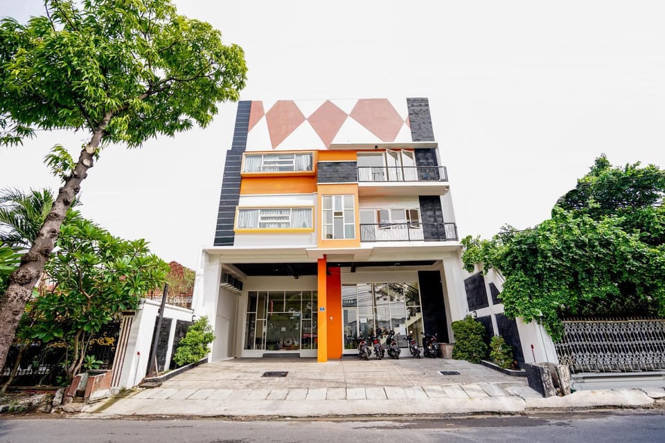 Property building, Facade/entrance