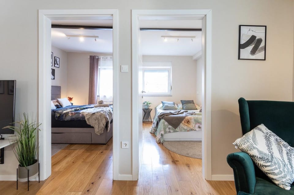 Bed, Living room, Bedroom, towels, air conditioner