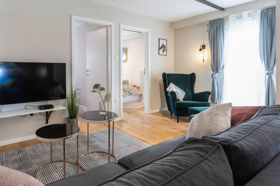 TV and multimedia, Living room, Seating area