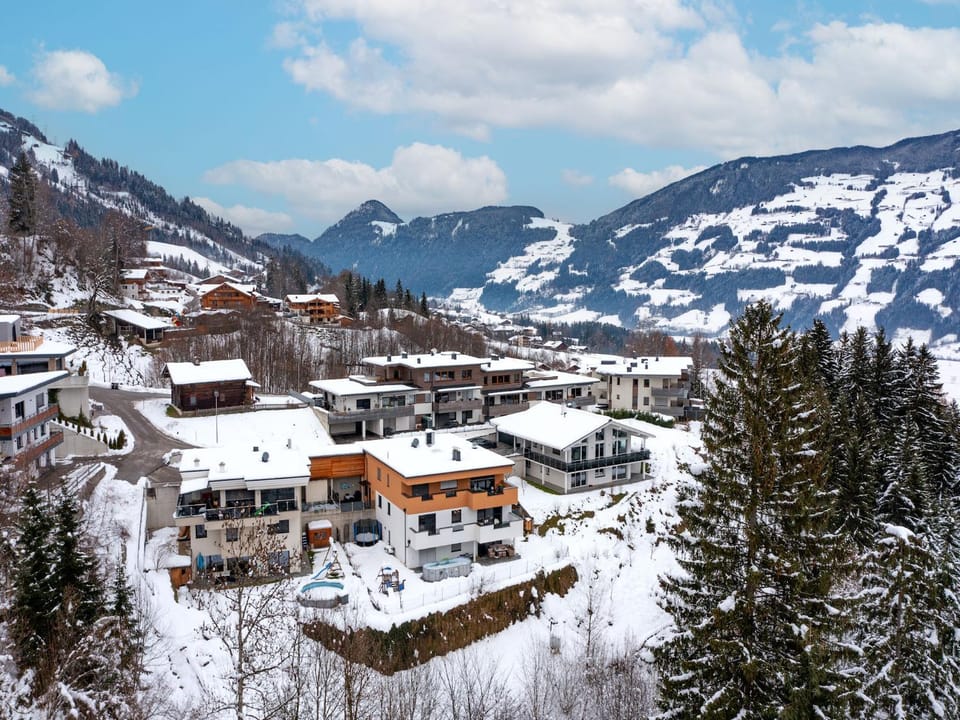 Property building, Day, Natural landscape, Bird's eye view, Winter, Mountain view