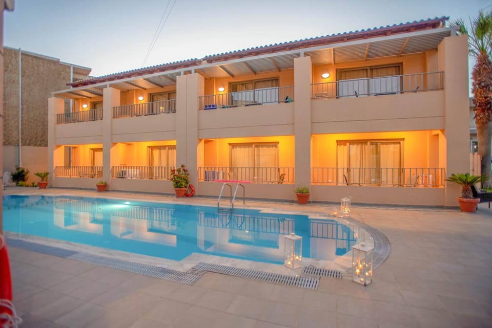 Property building, Swimming pool