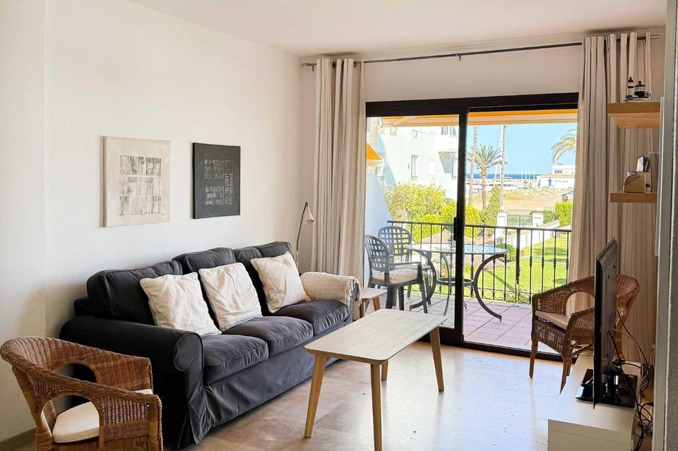 TV and multimedia, Living room, Sea view