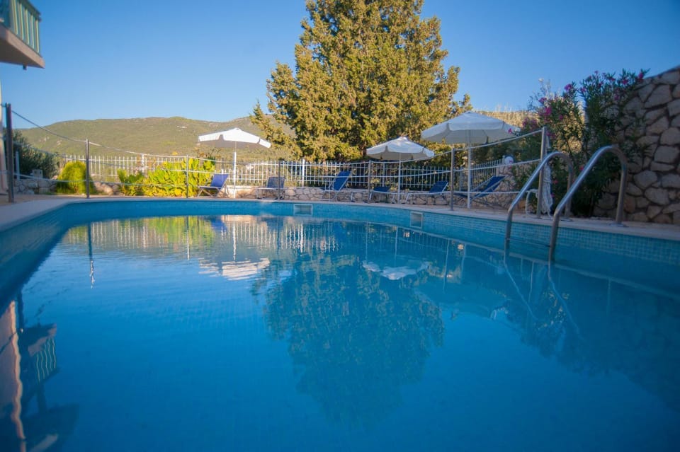 Swimming pool, Swimming pool