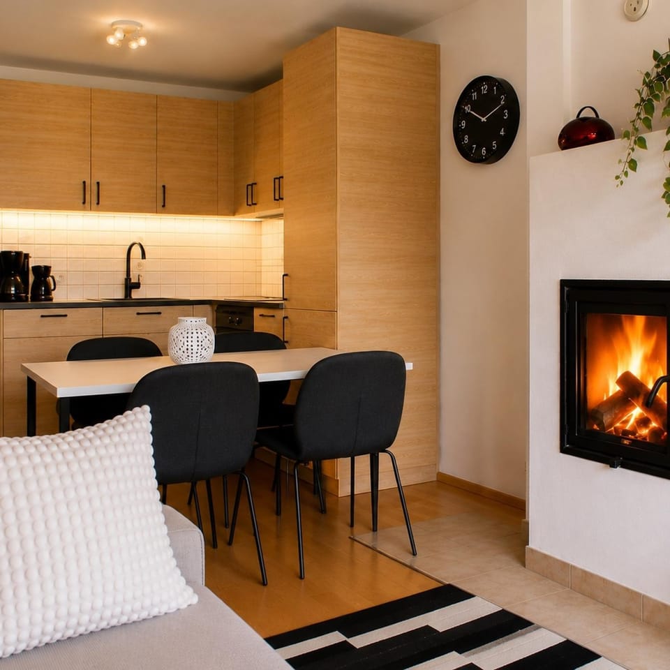 Kitchen or kitchenette, Seating area, Dining area, stove