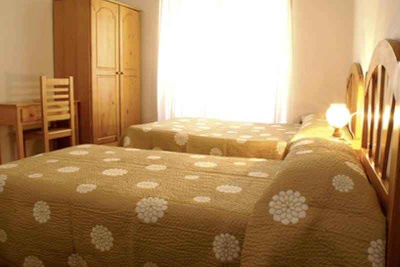 Day, Photo of the whole room