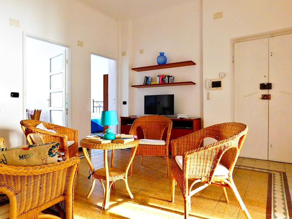 Welcome to alma's house, Levanto Apartment in Levanto