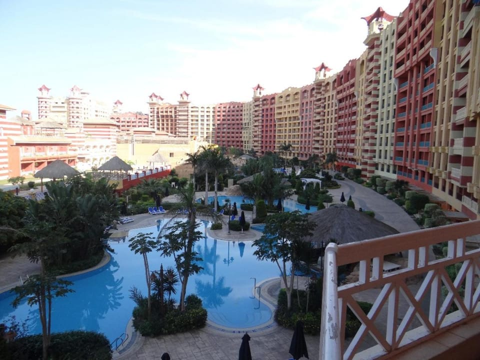 Property building, Day, Natural landscape, City view, Pool view, Swimming pool, Location