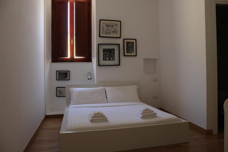 Bedroom, bunk bed