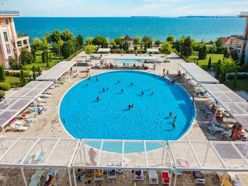 Pool view, Swimming pool