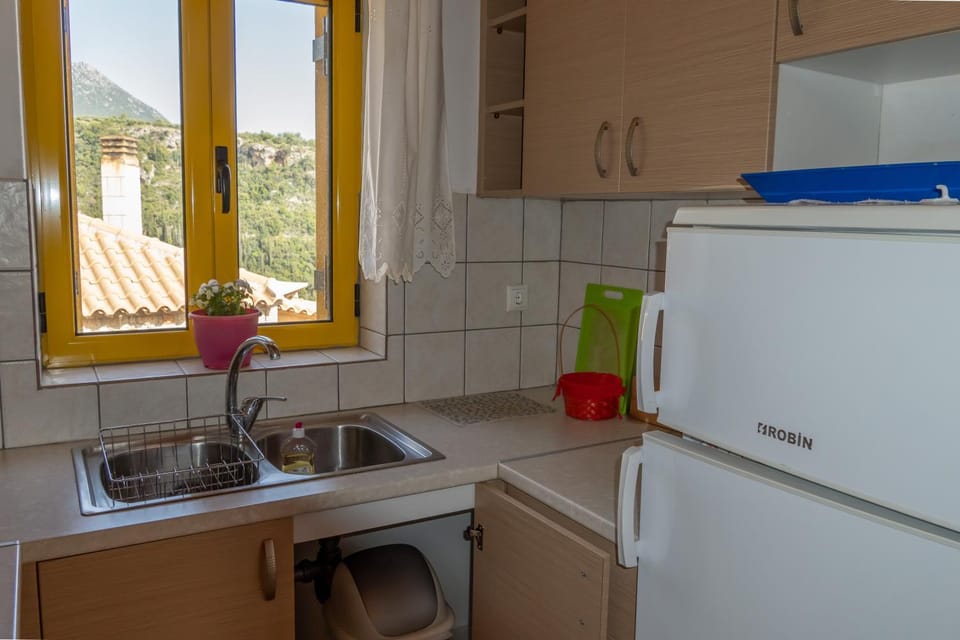 Kitchen or kitchenette, Mountain view