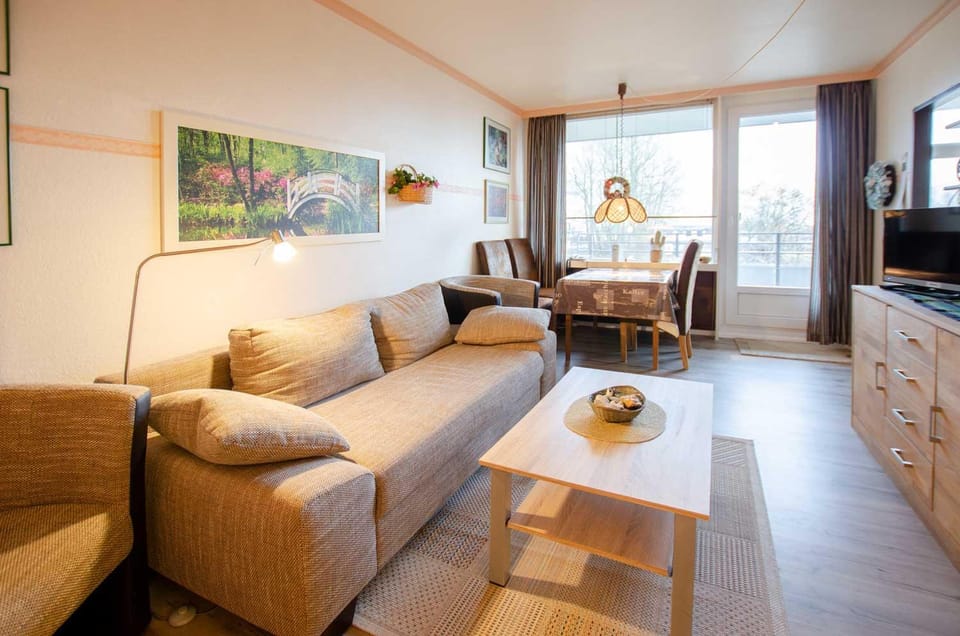 Bathroom, Living room