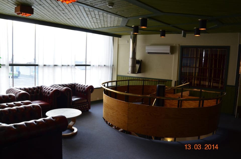 Day, Lounge or bar