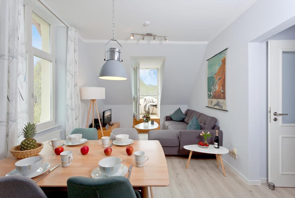 TV and multimedia, Balcony/Terrace, Living room, Seating area