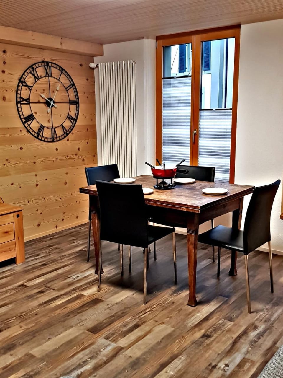 Library, TV and multimedia, Living room, Seating area, Dining area