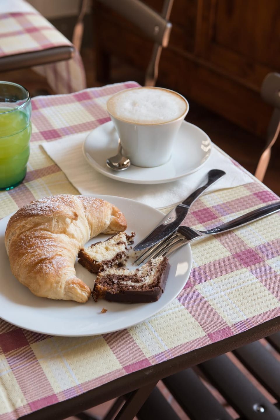 Food and drinks, Food, Breakfast, Continental breakfast, Buffet breakfast