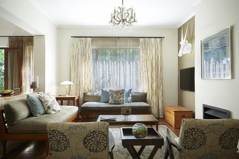 Communal lounge/ TV room, TV and multimedia, Living room, Seating area