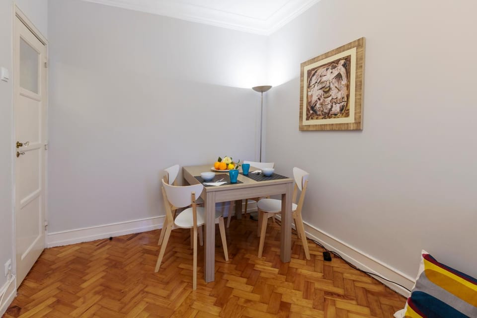 Living room, Dining area, Meals
