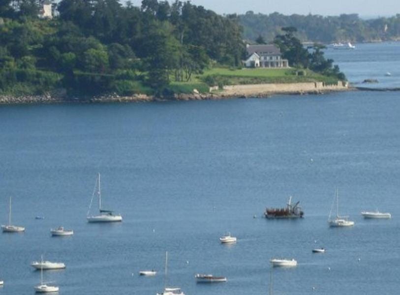 Chambres d'hôtes Aux Portes de Bréhat Bed and Breakfast in Paimpol