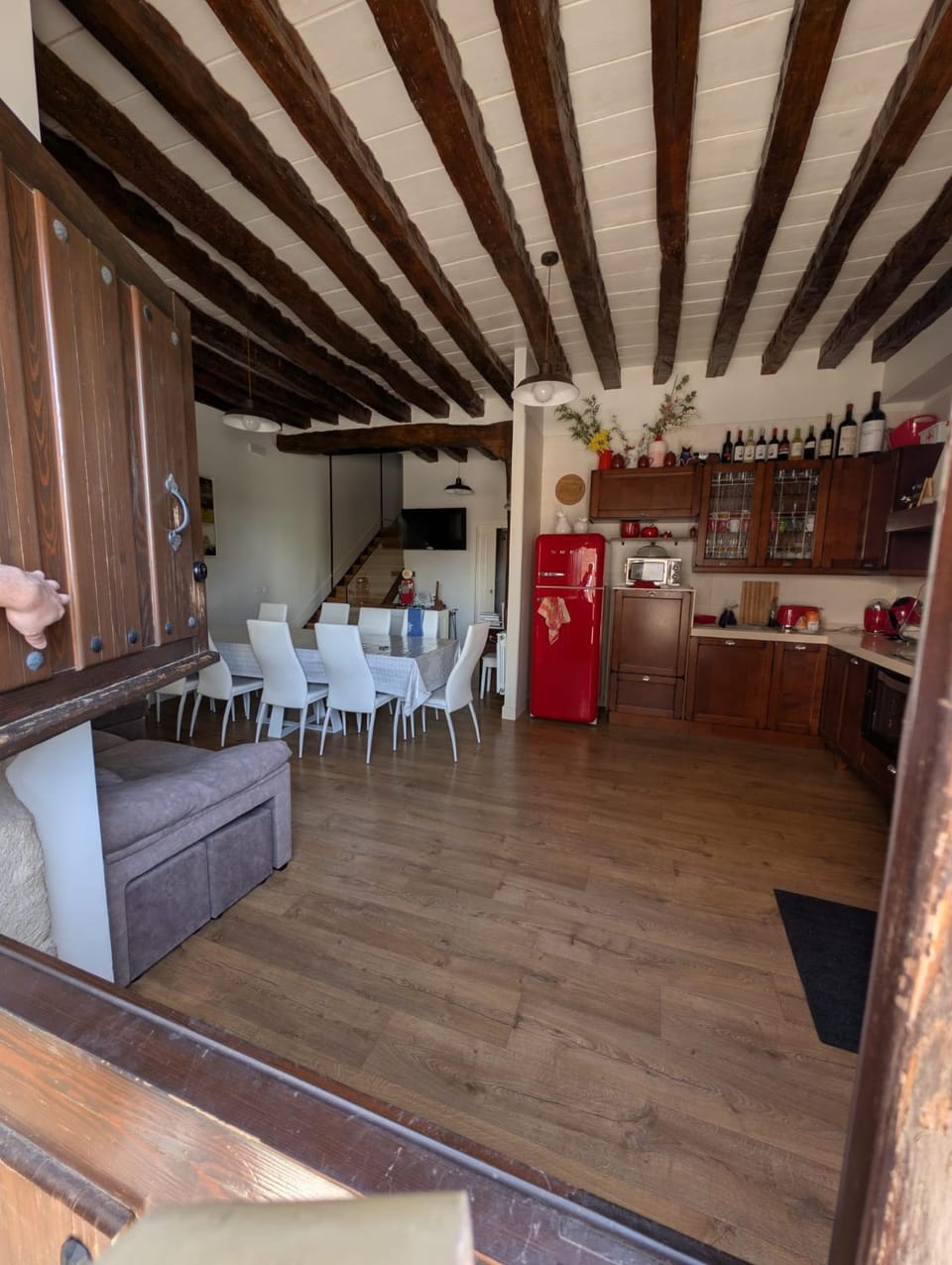 Kitchen or kitchenette, Dining area