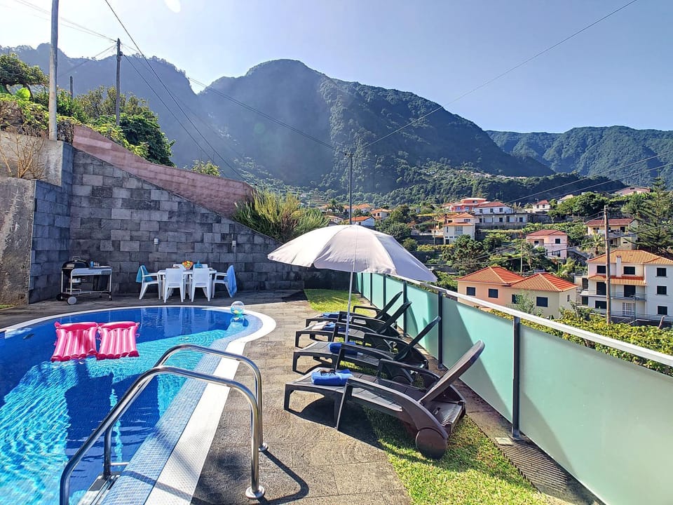 Mountain view, Pool view, Swimming pool, Swimming pool