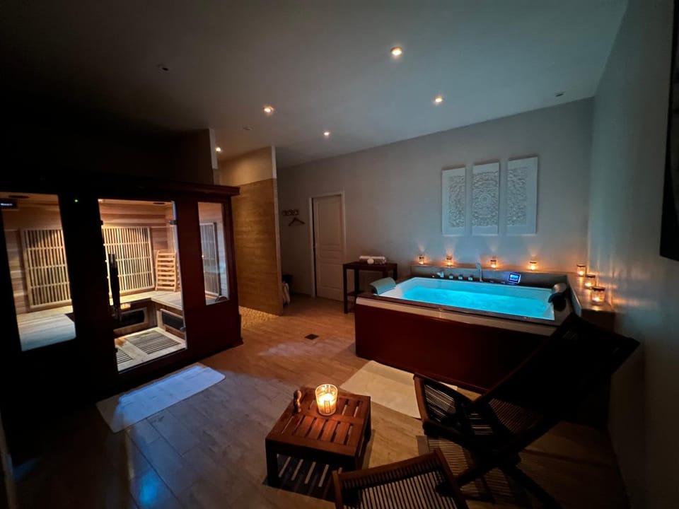 Hot Tub, Sauna, Spa and wellness centre/facilities