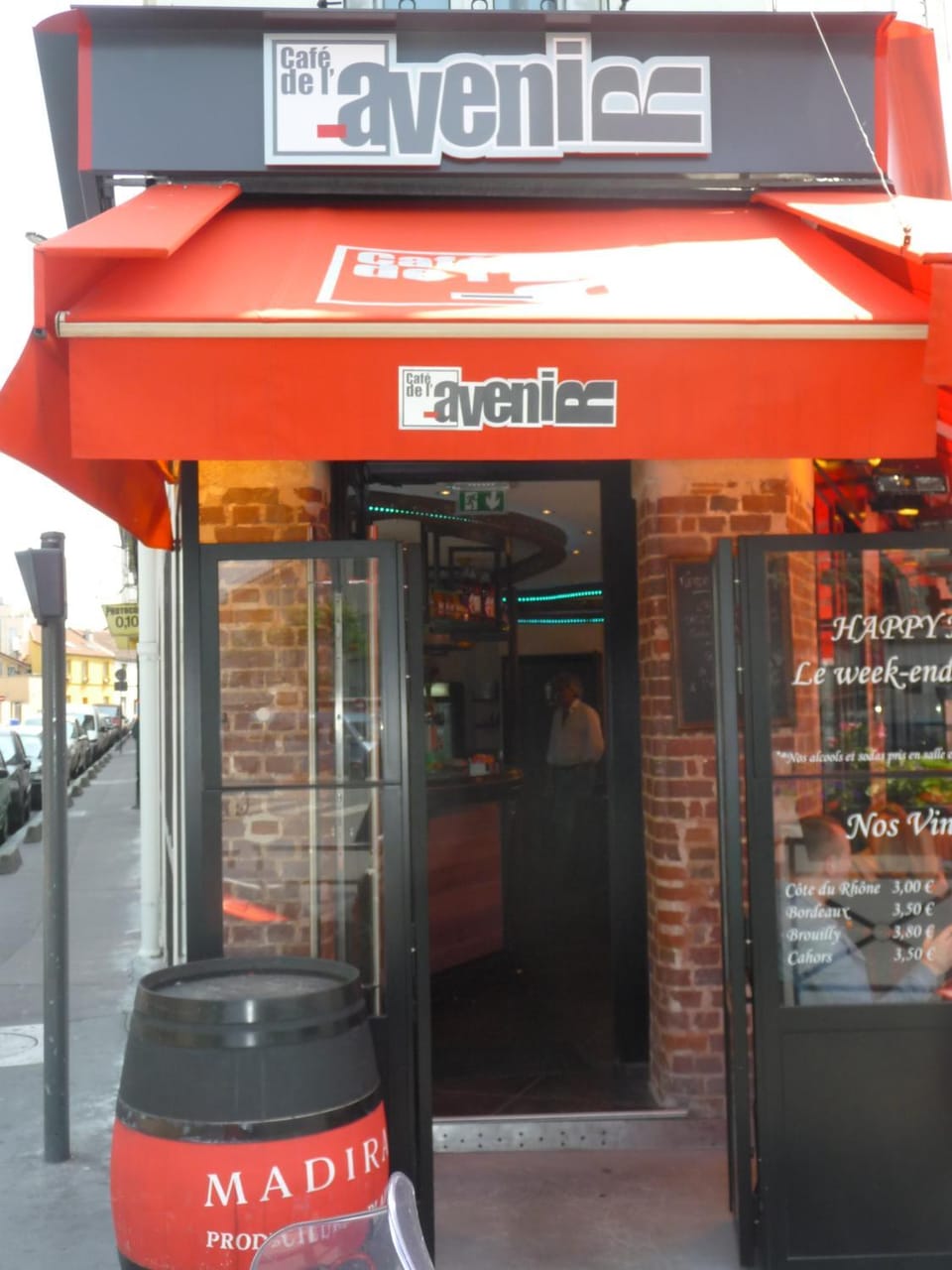 Facade/entrance
