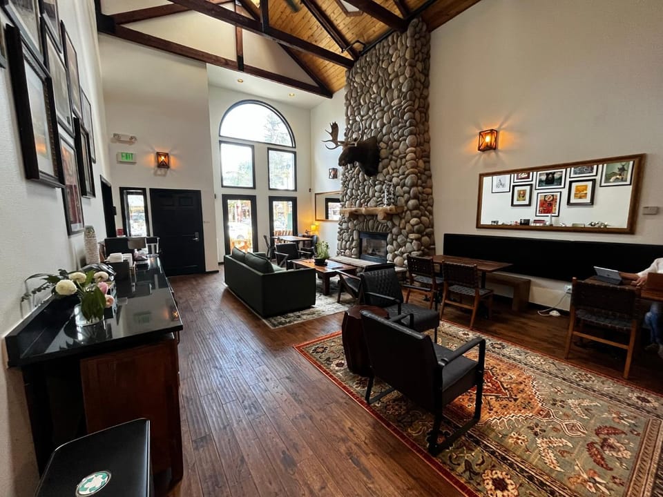 Coffee/tea facilities, Lobby or reception, Seating area, flat iron