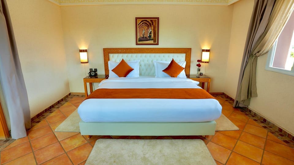 Bed, People, Photo of the whole room, Bedroom, furniture