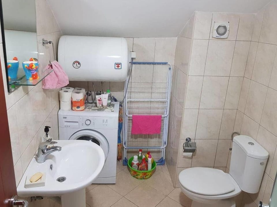 Toilet, Bathroom, washing machine