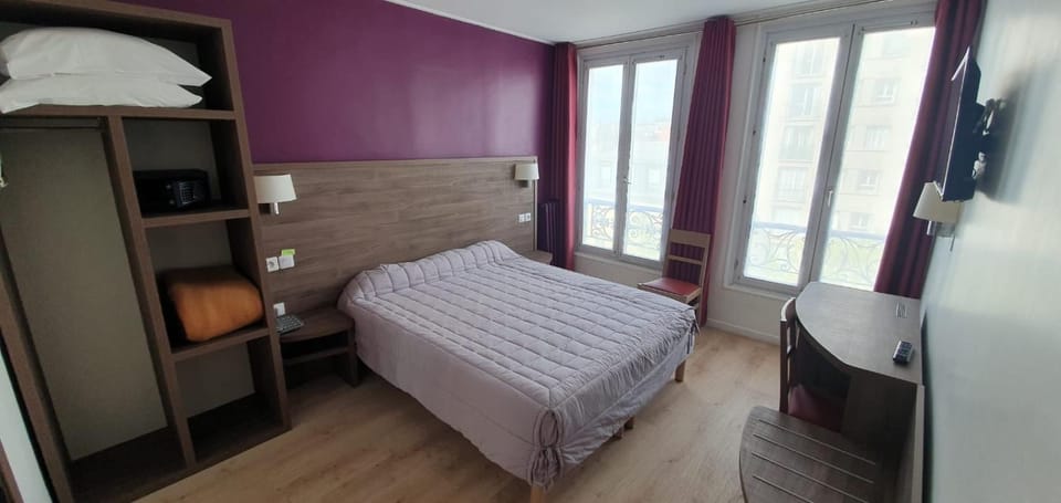 Hôtel des Pyrénées - Entre Bastille et Nation Hotel in Paris