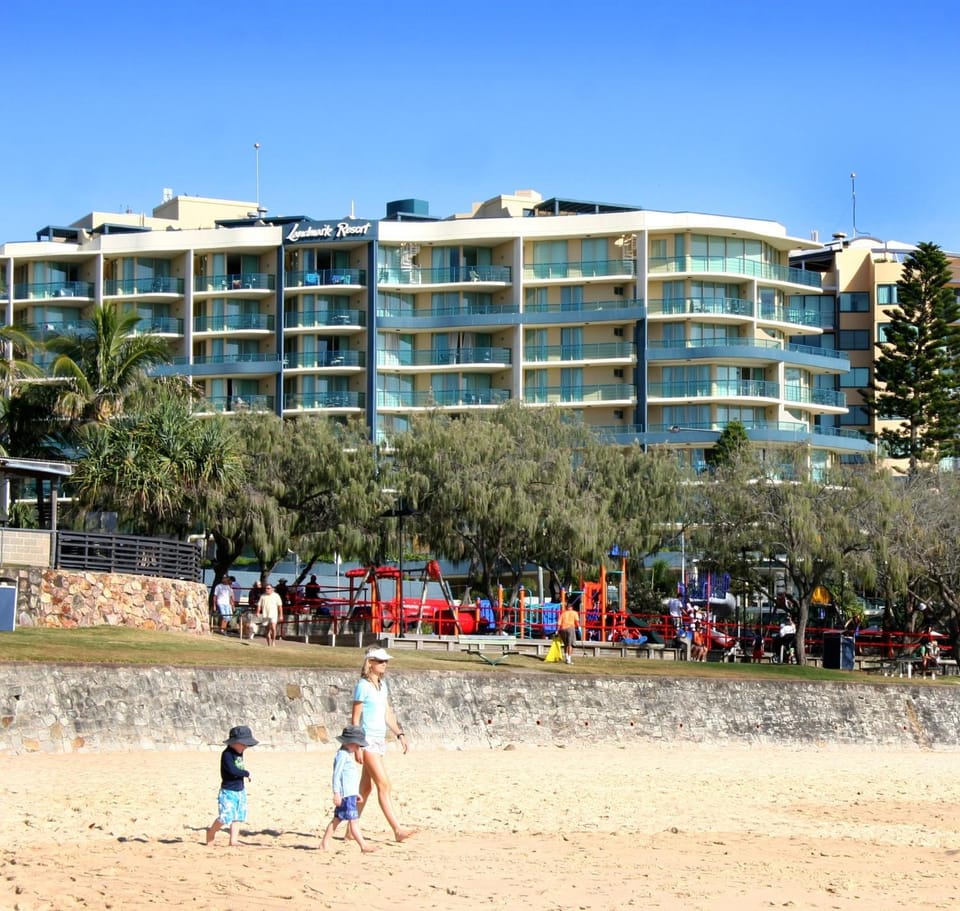 Facade/entrance, Beach