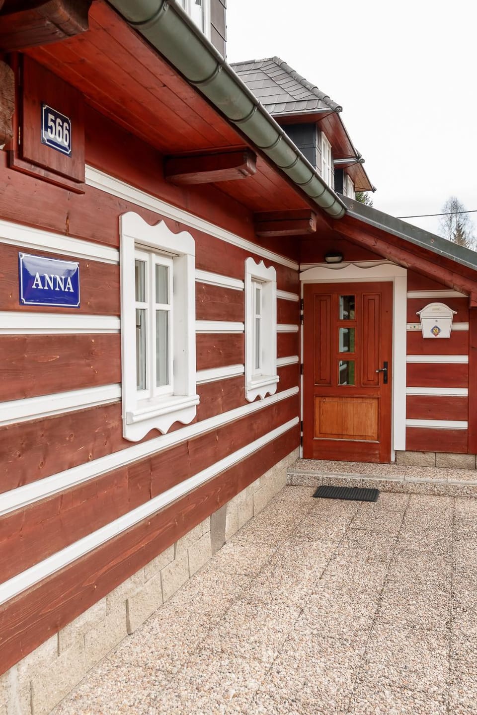 Facade/entrance