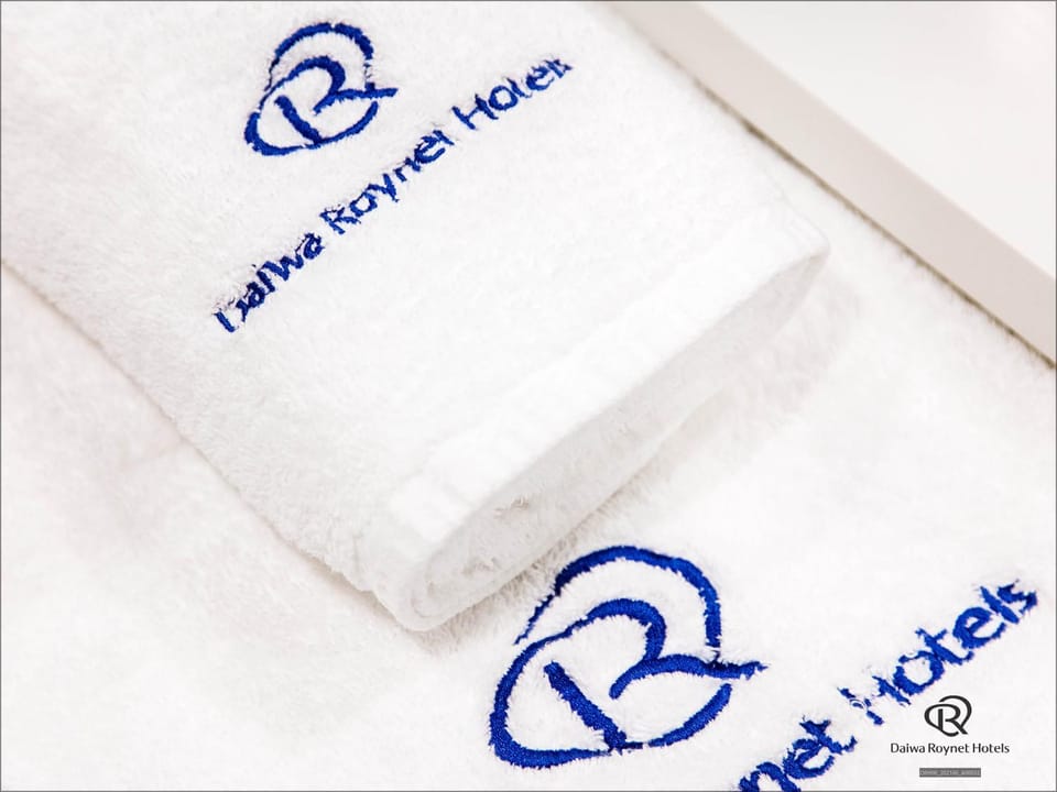 Bathroom, towels