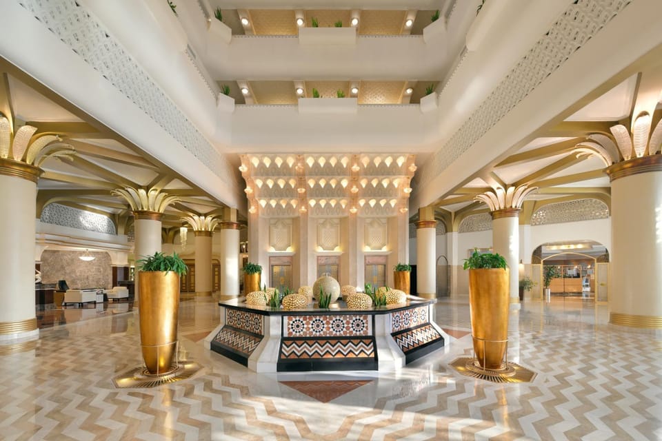 Lobby or reception, elevator