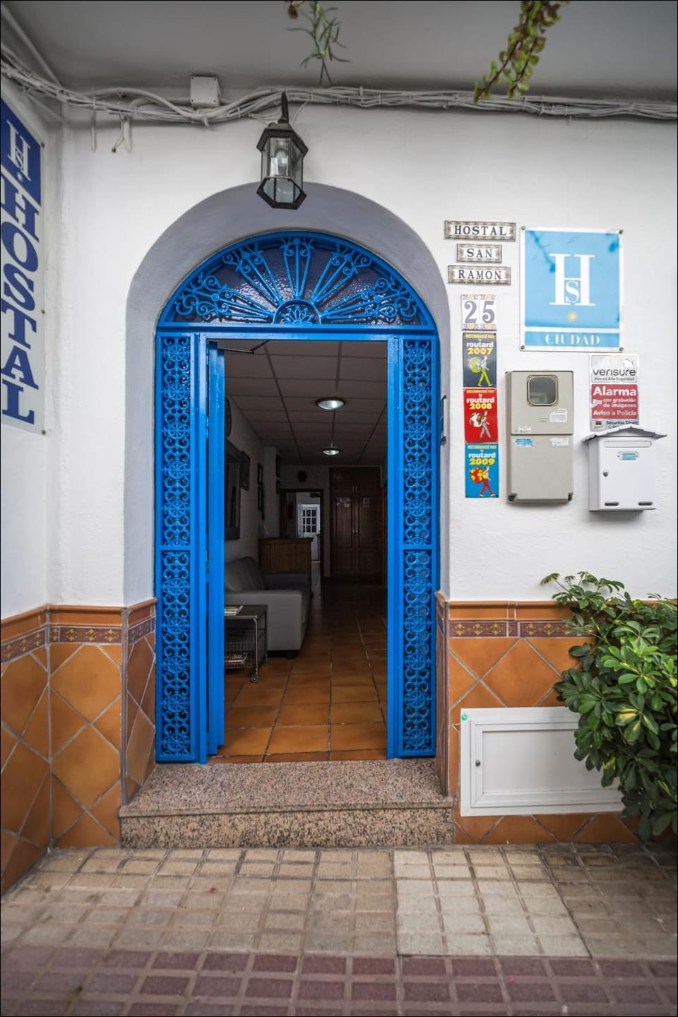 Facade/entrance