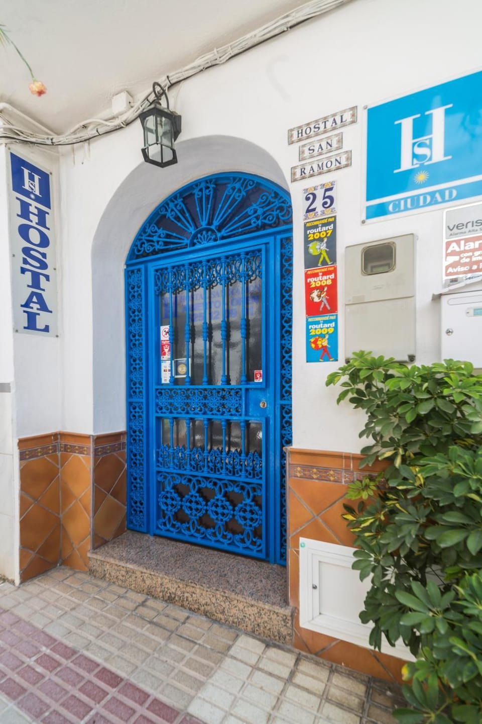 Facade/entrance