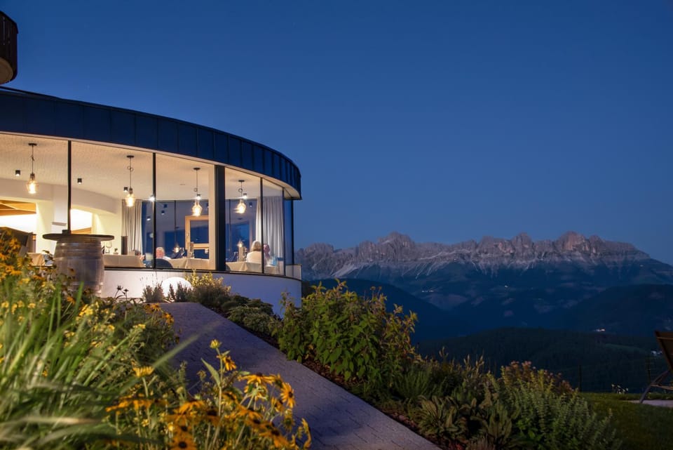 Restaurant/places to eat, Mountain view