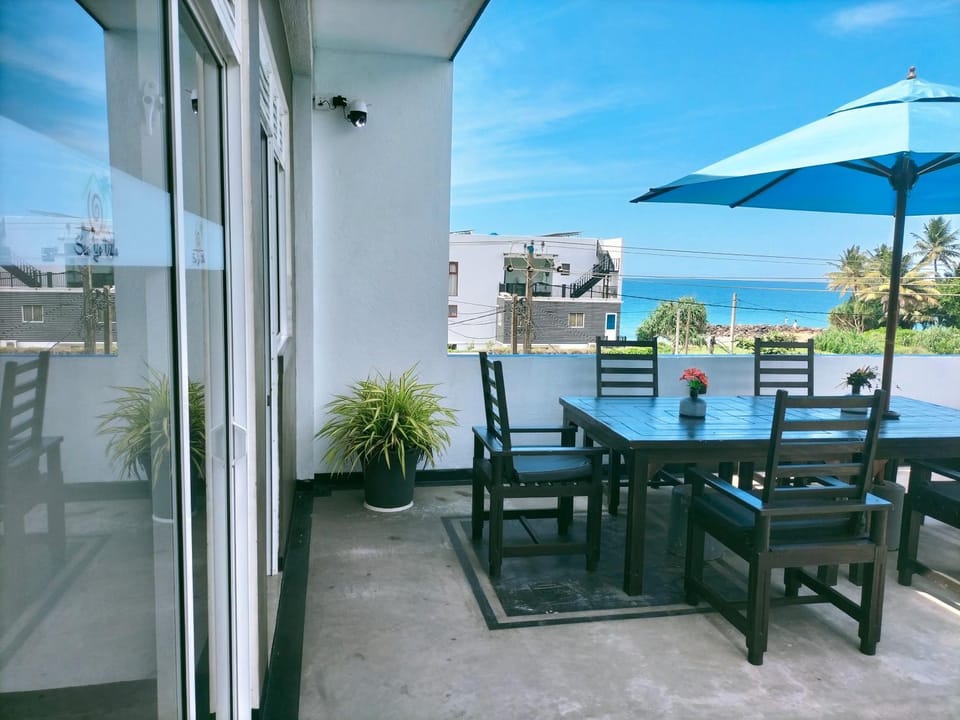 Patio, Day, Natural landscape, View (from property/room), Balcony/Terrace, Dining area, Sea view